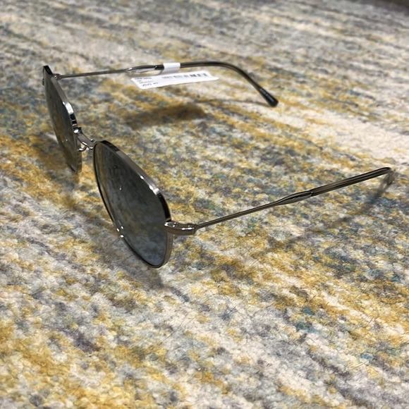 RayBan Polarized Sunglasses - Picture 3 of 6